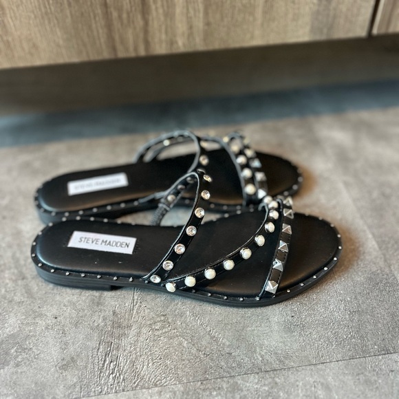 Steve Madden Zaidy Studded Slip-on Sandals NWT - Picture 1 of 6